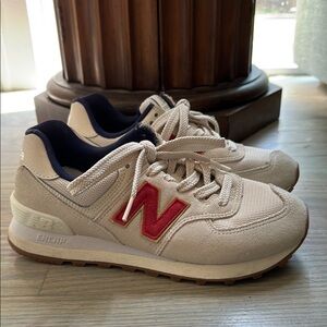 New Balance 574 Sand W/ Navy and Red detail Sneakers SZ. 7.5